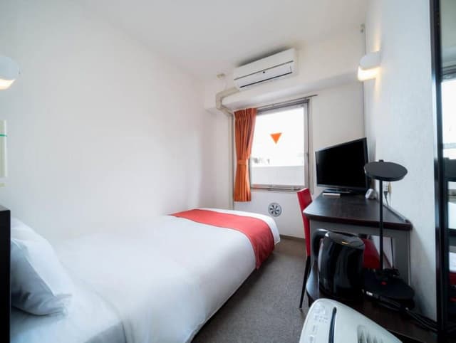 Single Room, Smoking
