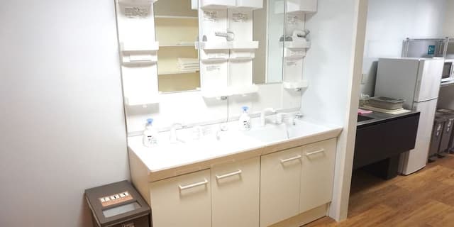 [Top floor Sky Room] Exclusive Ground Floor Rental with Shower Room, Shared Toilet , Non Smoking