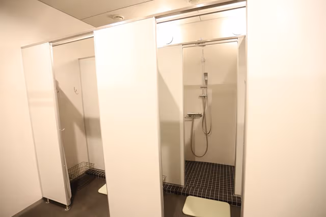 Shared Dormitory, Women only (Shared Bathroom, Over 17 years old Only, Self Bed Making)