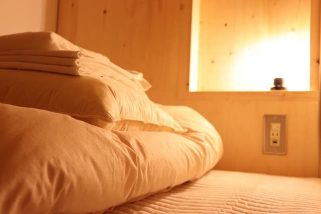 Shared Dormitory, Women only (Shared Bathroom, Over 17 years old Only, Self Bed Making)