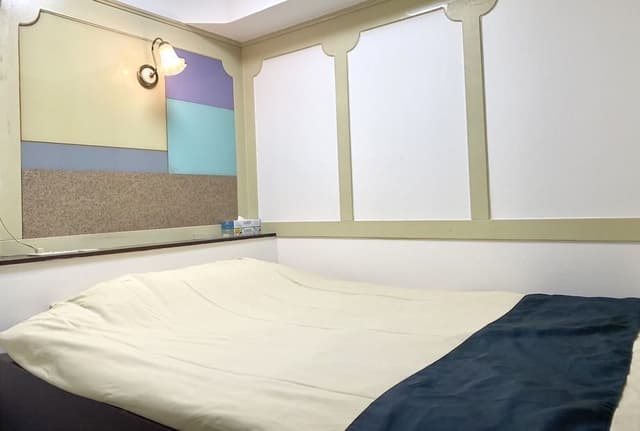 Double Room, Smoking