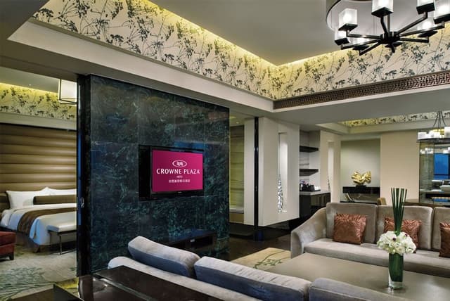 Suite, 1 Bedroom, Club Lounge Access, Mountain View