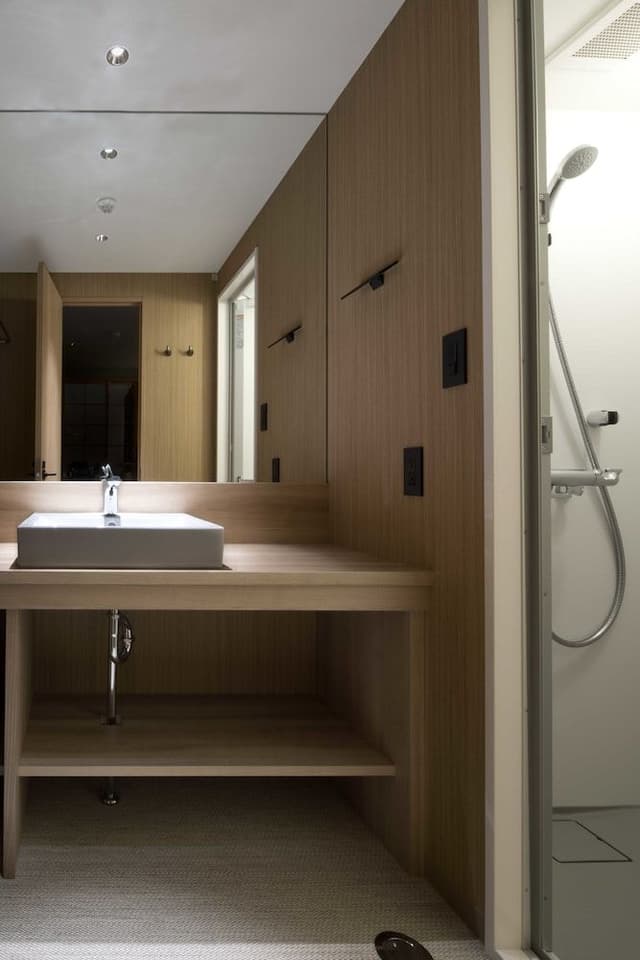 [102] Quadruple Room