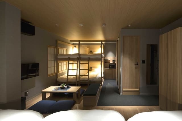 [302] Family Room, Up to 7 Guests