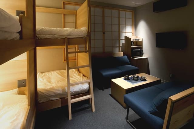 [102] Quadruple Room