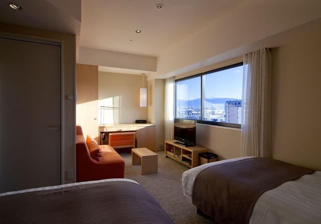 Comfort Twin Room, Non Smoking, City View (Corner Room )