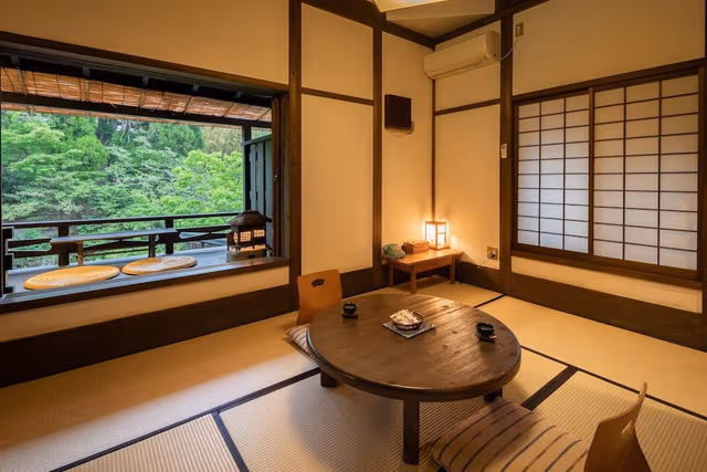 Maisonette Room, Shared Bathroom