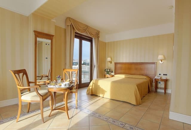 Deluxe Double Room, 1 Double or 2 Twin Beds, Balcony, Sea View