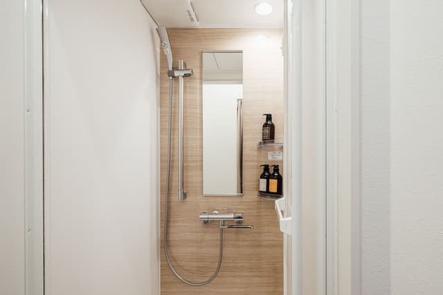 Connecting Room