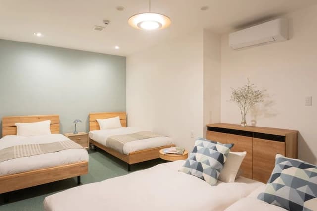 Connecting Room