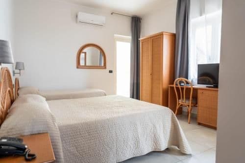 Triple Room with Sea View
