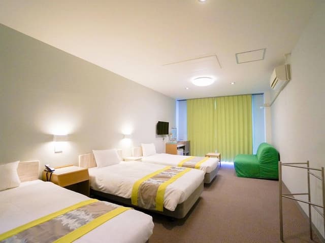 Triple Room