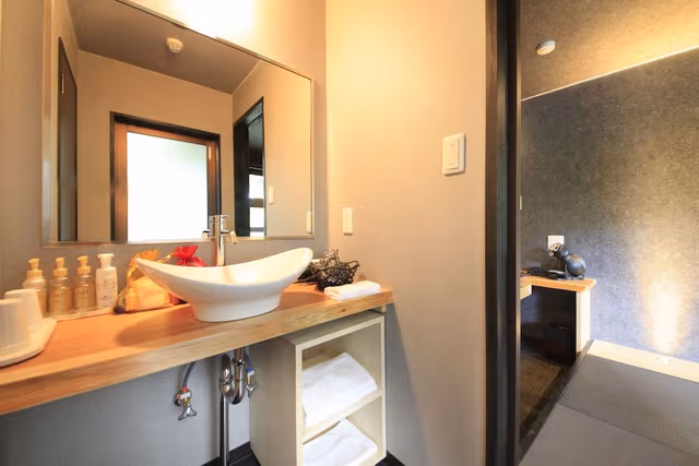 Twin Room, Private Bathroom