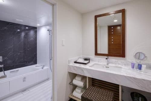 Superior Room with Sea View - High Floor
