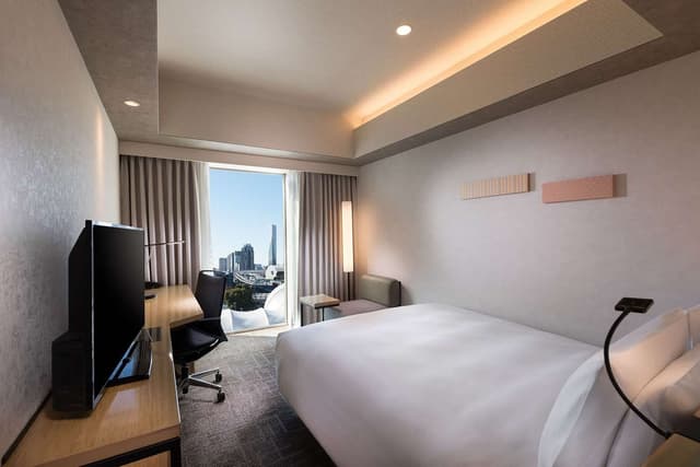 1 QUEEN GUEST ROOM