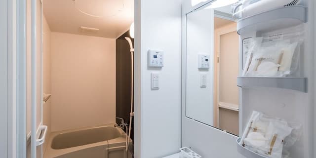 Twin Room ( B )