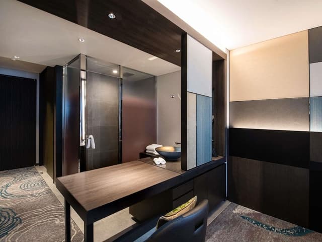 Superior Room, 1 King Bed