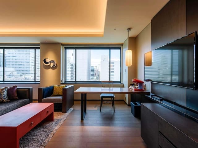 Superior Suite, 1 King Bed, Club Lounge Access