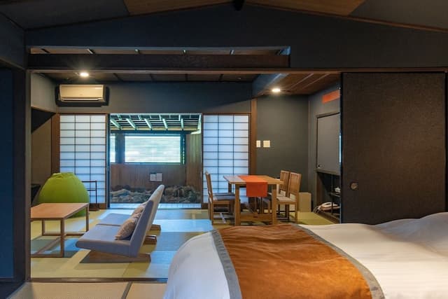 Two-beds Suite with Private Open-air Bath (Japanese Stone Bath)