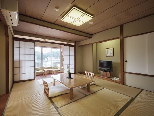 Japanese-style Room Road side (12.9m²), Non Smoking