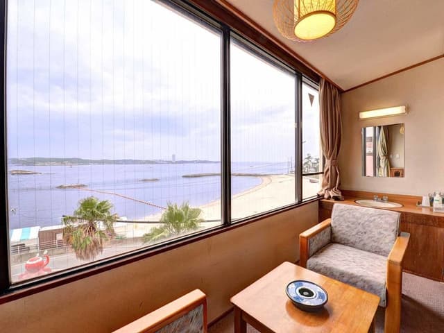 Japanese Style Family Room, Shared Bathroom