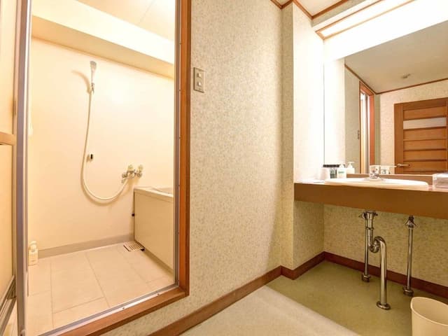 Japanese Style Family Room, Shared Bathroom