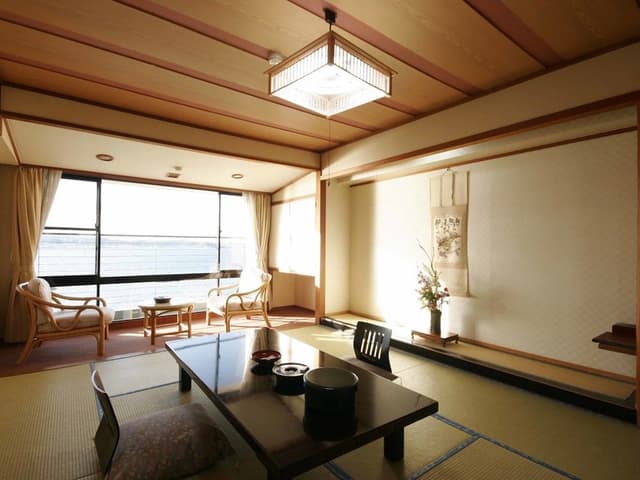 Japanese Style Family Room, Shared Bathroom