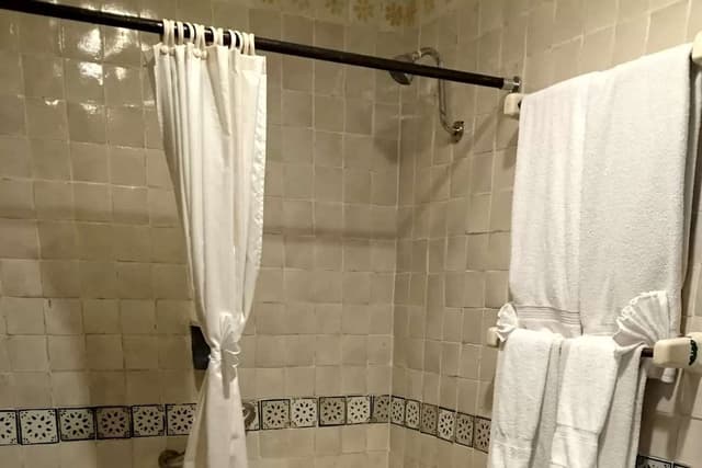 2 King Beds, Non-Smoking, Wet Bar, Refrigerator