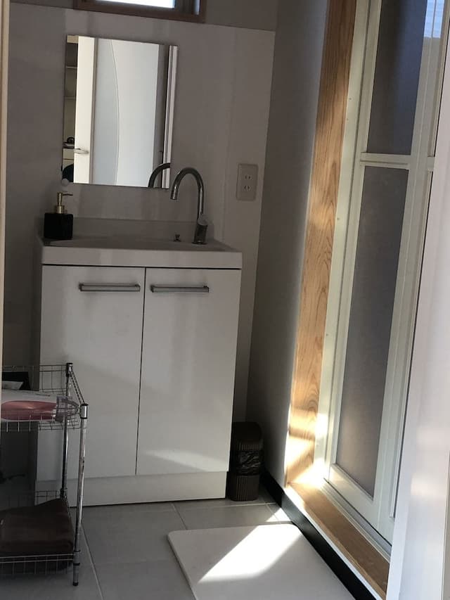 Standard Twin Room B