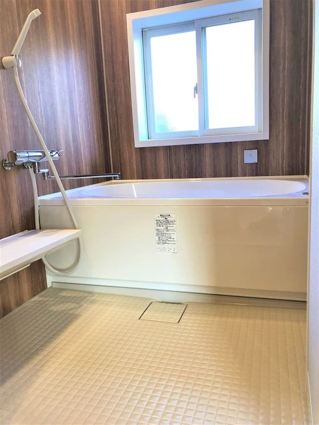 Standard Twin Room B
