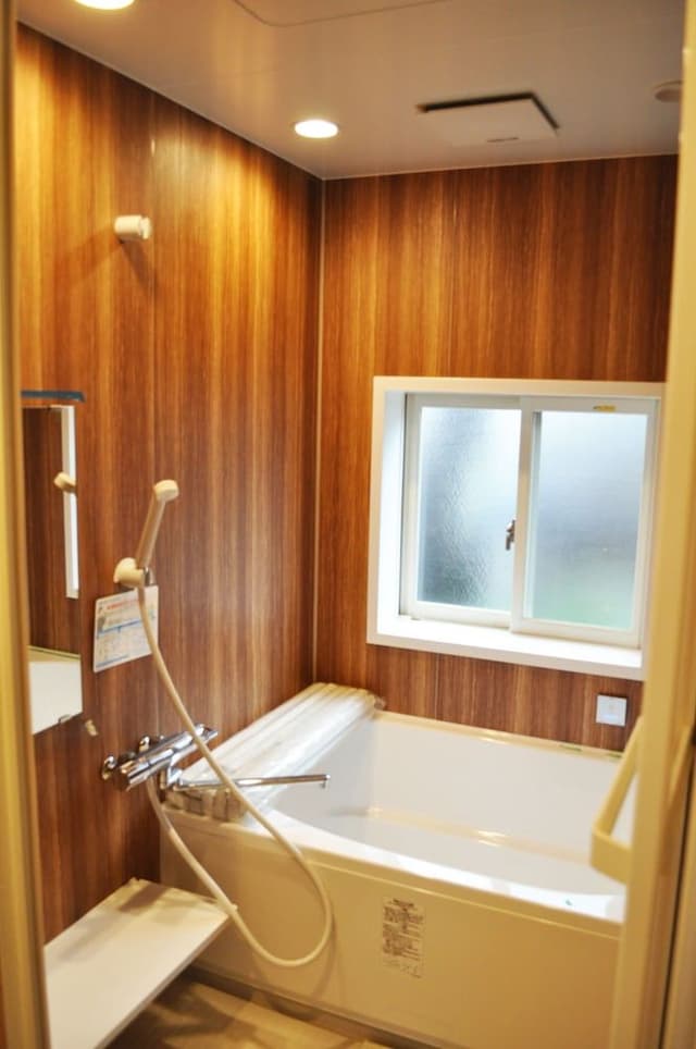 Standard Twin Room B