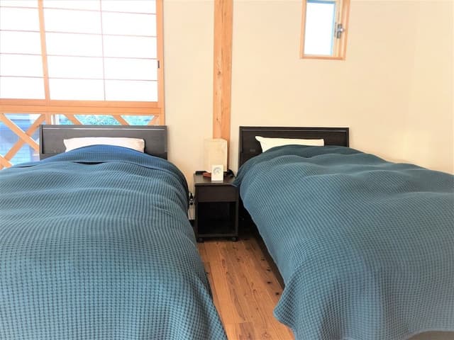 Standard Twin Room B