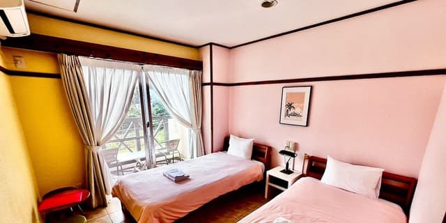 Twin Room, Non Smoking, Private Bathroom