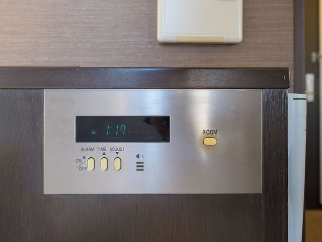 Semi Double Room, Smoking