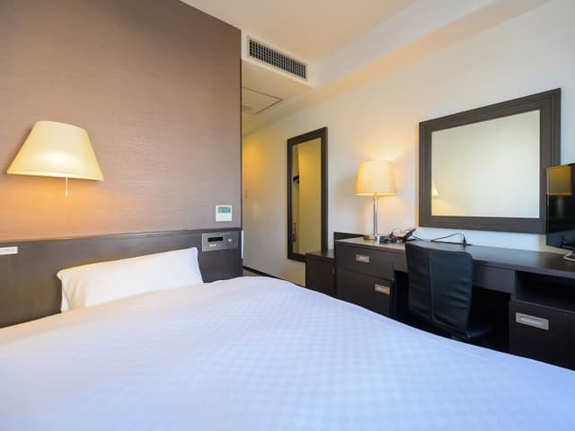Semi Double Room, Smoking