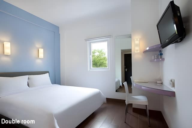 Smart Queen Room