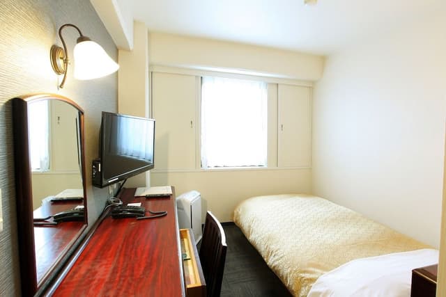 Standard Single Room, Smoking