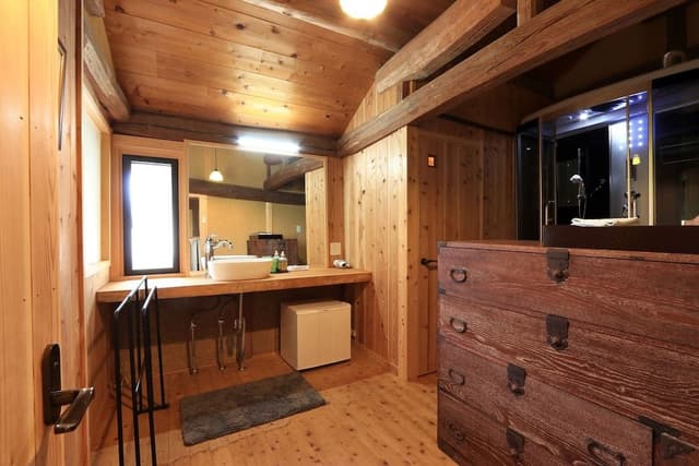 Guest Room of annex with Toilet+Shower