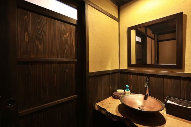 8 Tatami-mats, Japanese-style room with Toilet