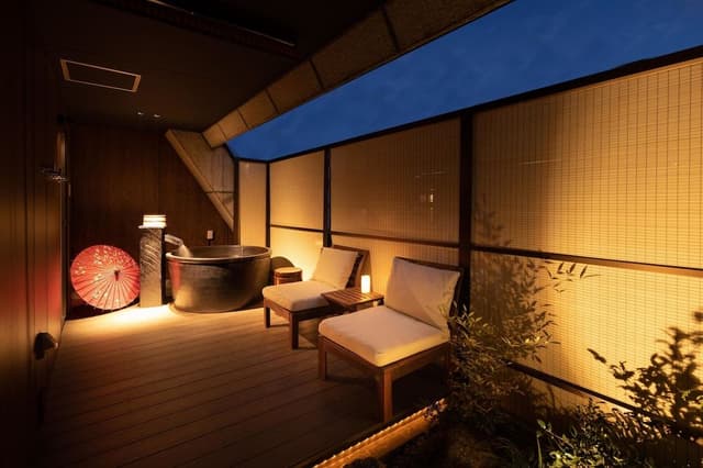 Suite with Open-Air Bath, 65m2