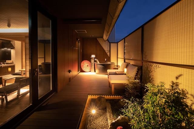 Suite with Open-Air Bath, 65m2