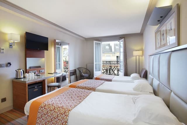 Triple Room