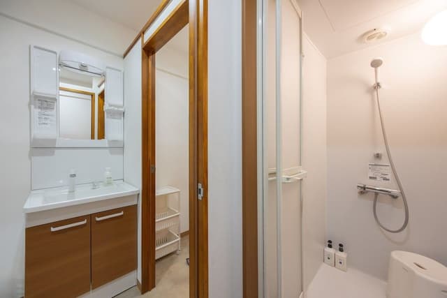 Basic Single Room, Non Smoking (with shared bathroom)