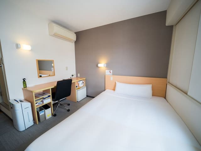 Single Room, Smoking (with Discount)