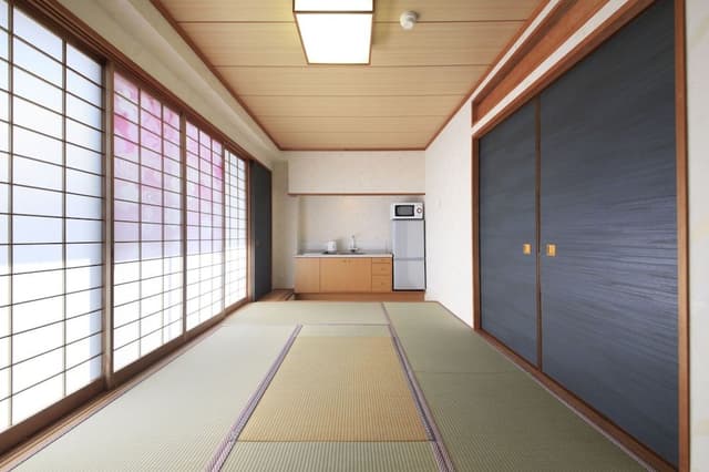 Japanese style room for 6 guests