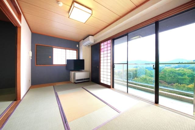 Japanese style room for 6 guests