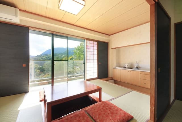 Japanese style room for 6 guests