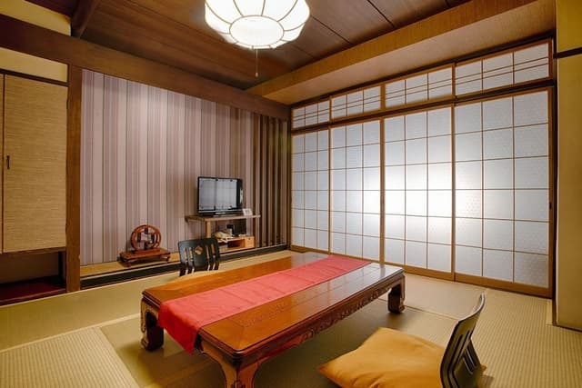 Traditional Room, Non Smoking, Partial Ocean View