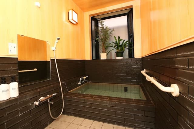 Twin Room, Private Toilet, Shared Bathroom
