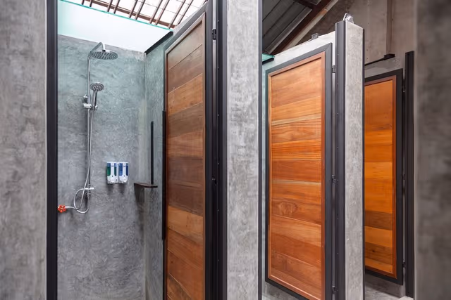 Basic Shared Dormitory, Mixed Dorm, Shared Bathroom